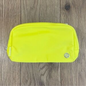 NWT Lululemon Everywhere Belt Bag In Daisy Glow